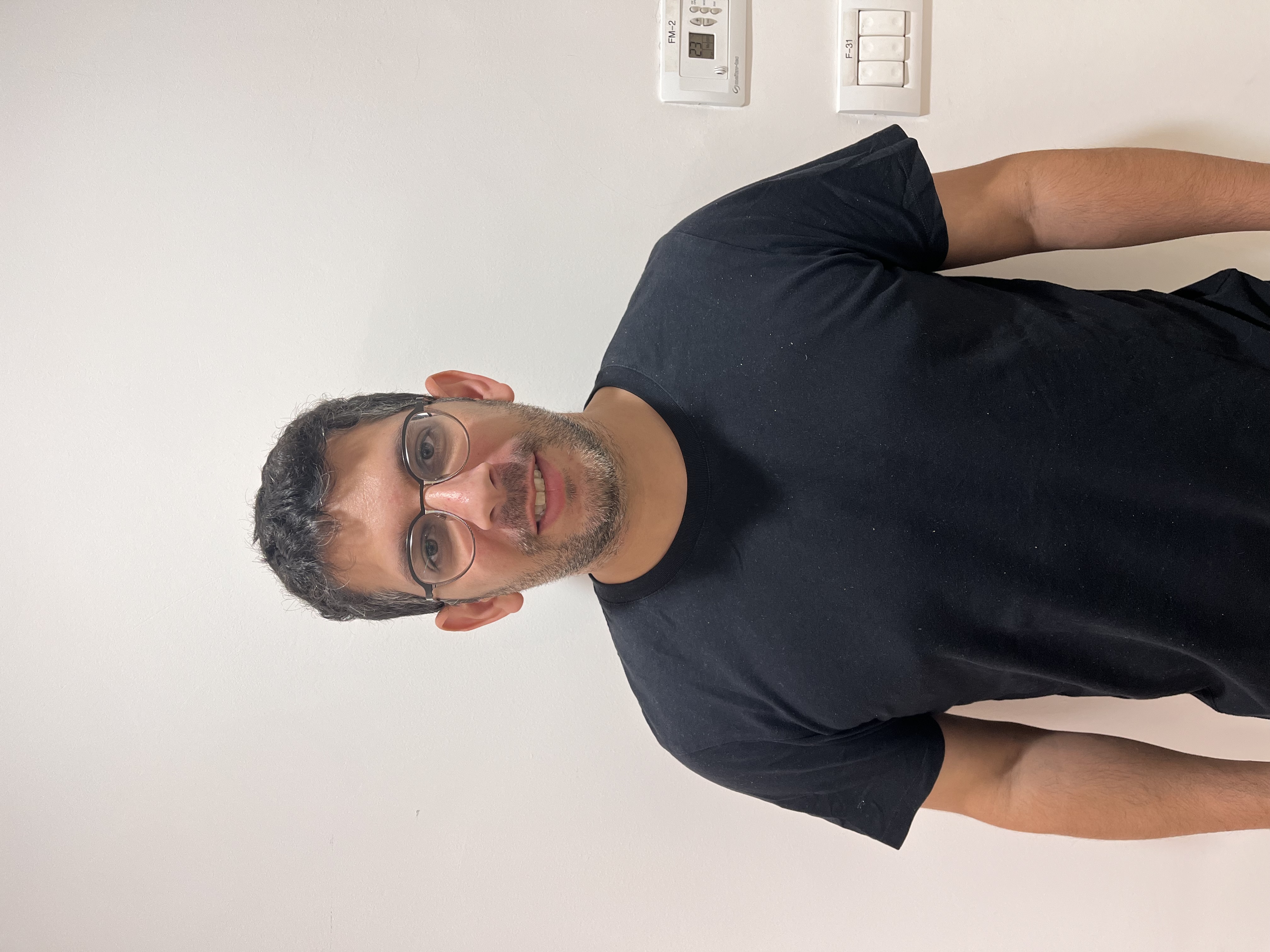 Portrait of Ziv Aharoni